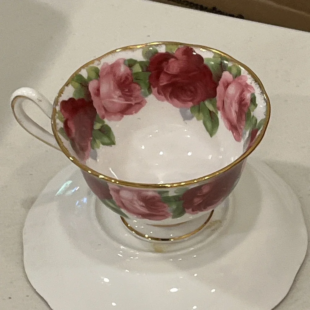 Royal Albert English Bone China Teacup and Saucer Old English Rose